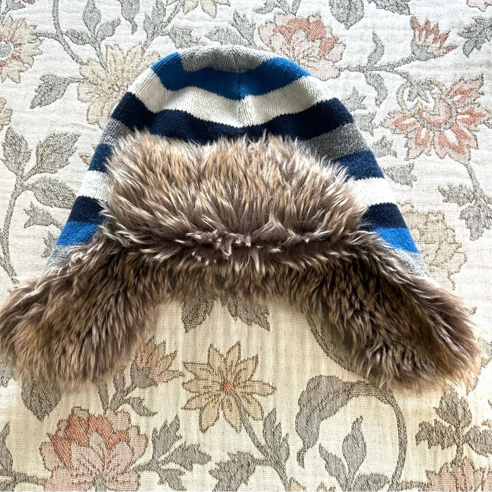 GAP Kids Faux Fur Knit Trapper Hat. Size L/XL.